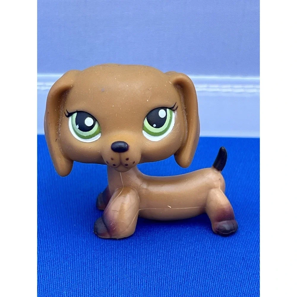 Littlest Pet Shop #139 Dachshund Puppy Dog Brown Green Eyes Dot LPS Figure 2005